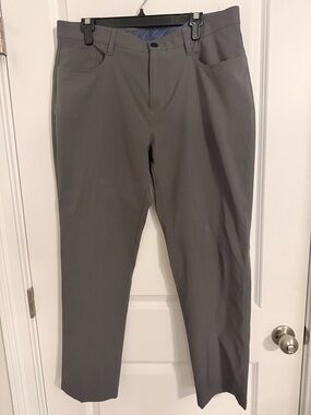 Roundtree & Yorke Men's Slate Gray Stretch Dress Pants